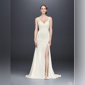 David’s Bridal Sheath Crepe wedding dress size 8 SEXY